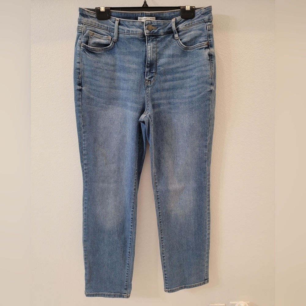 Nine West Light Blue Women's Slim Straight Jeans Size 12 inseam 26"